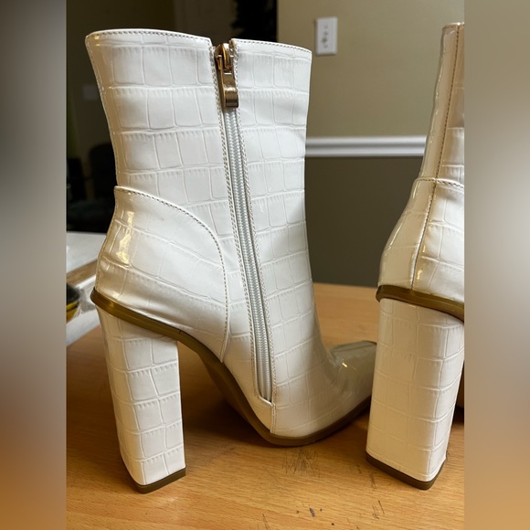 Pretty Little Things White Patent Ankle Boot 7 - Picture 7 of 12